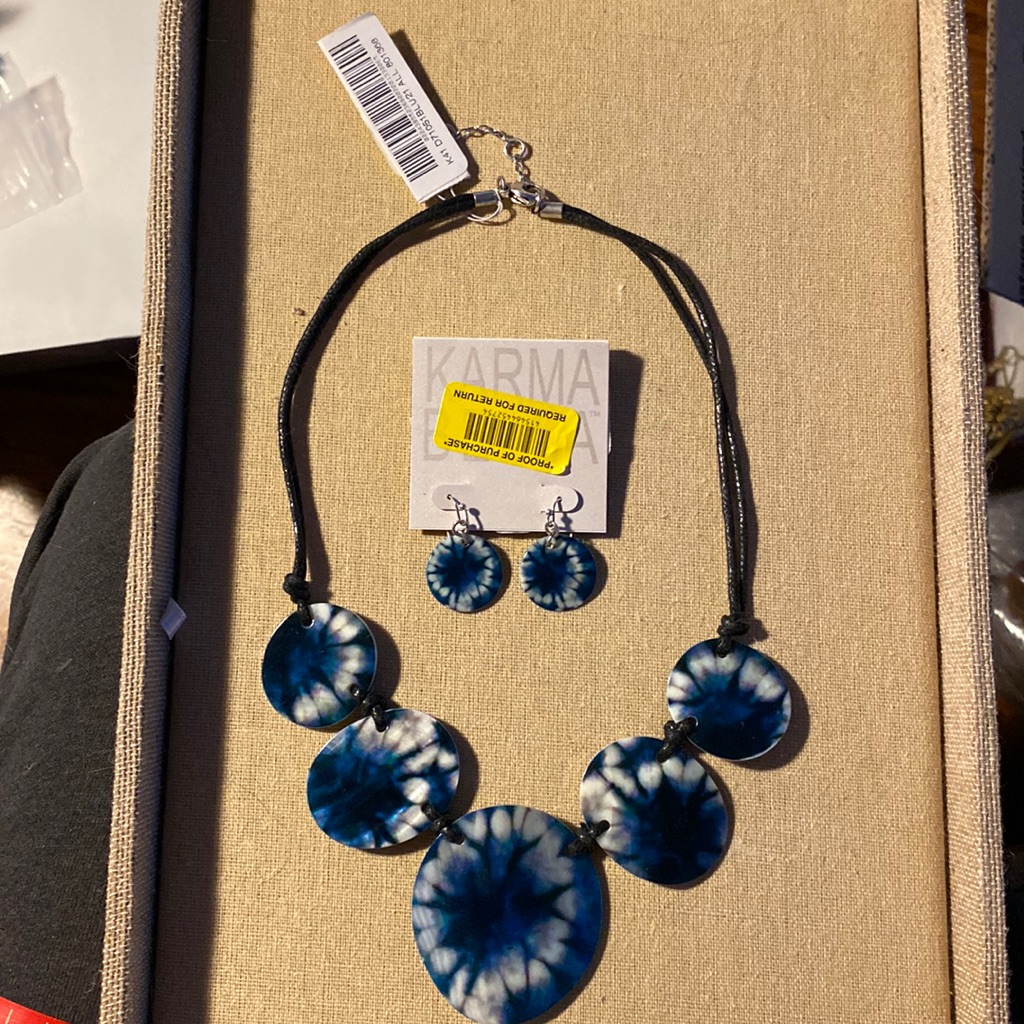 Nwt Karma Bella Necklace And Earrings Set